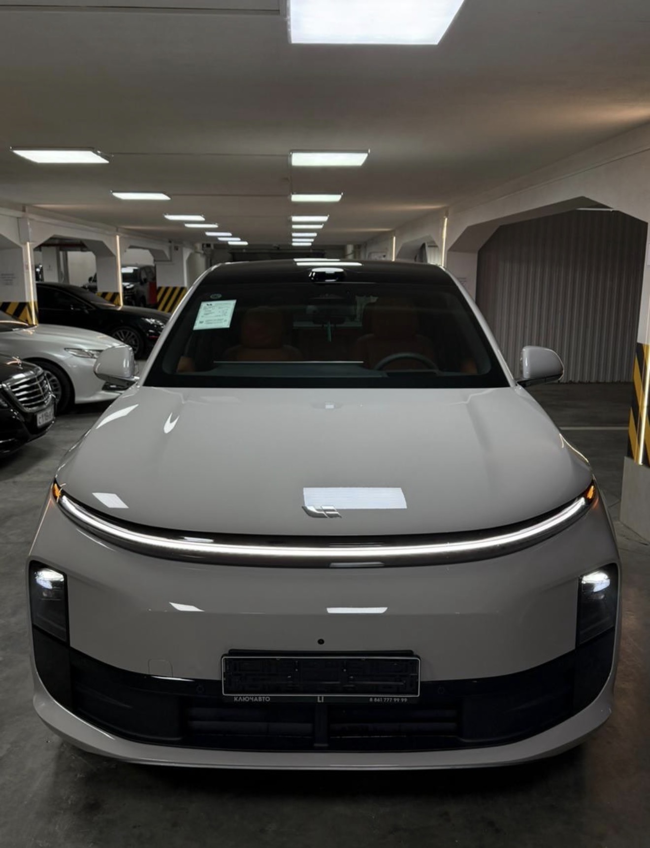 Li Auto L6 - photo 3