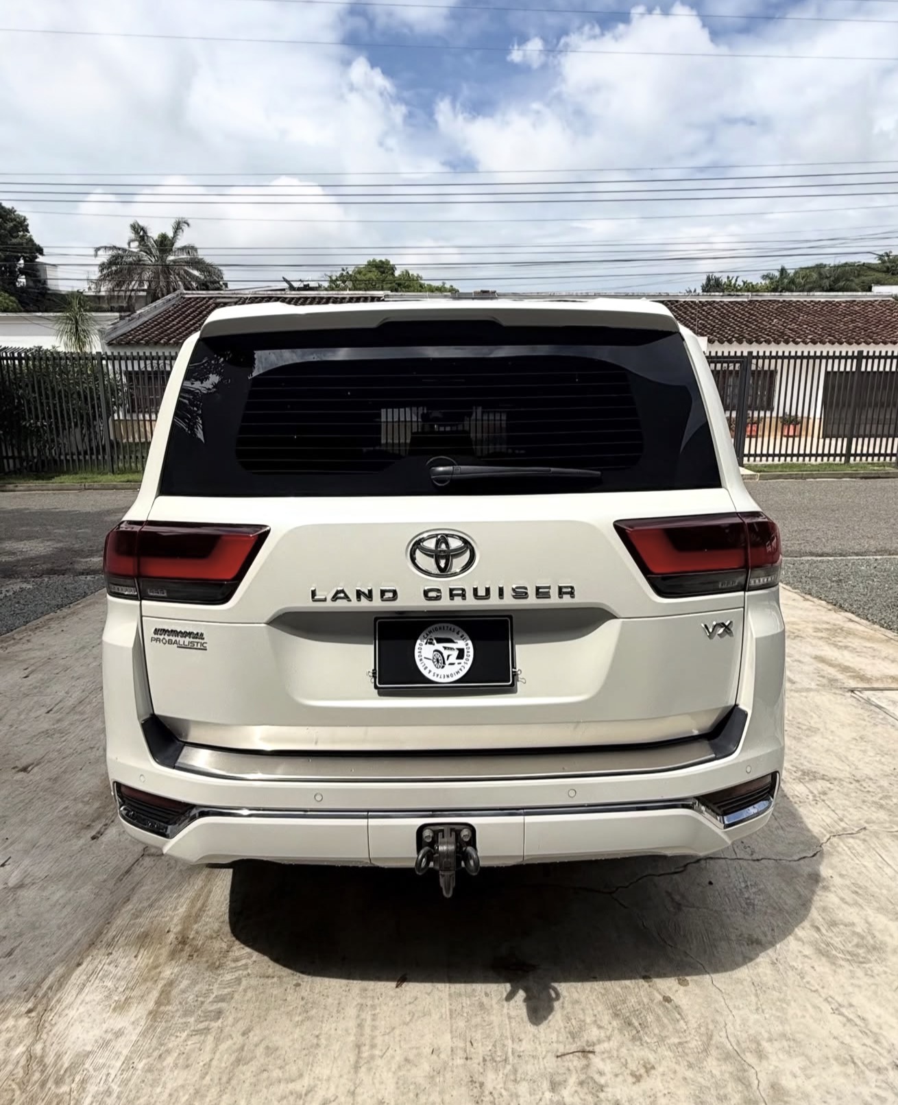 Toyota Land Cruiser LC300 - photo 3