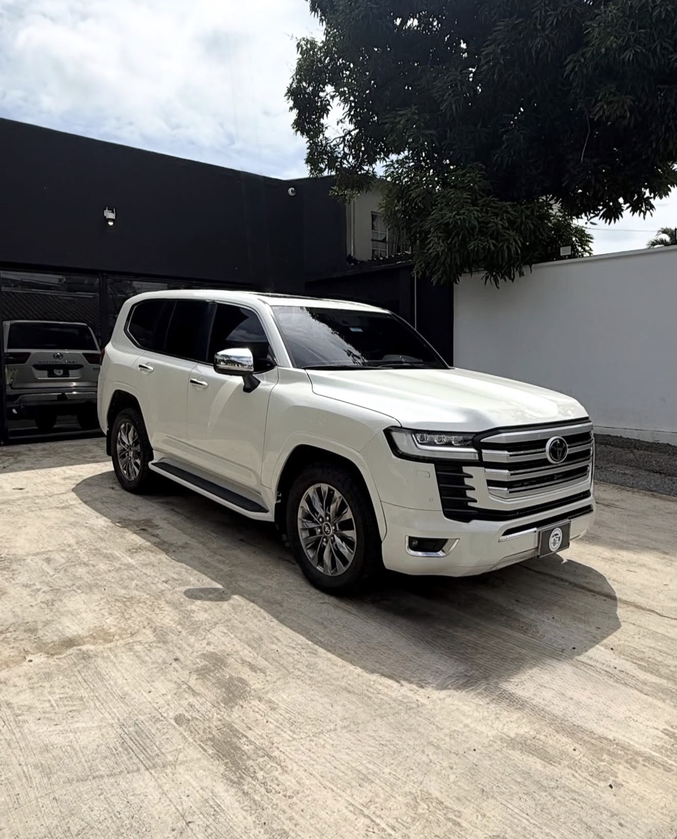 Toyota Land Cruiser LC300 - photo 4