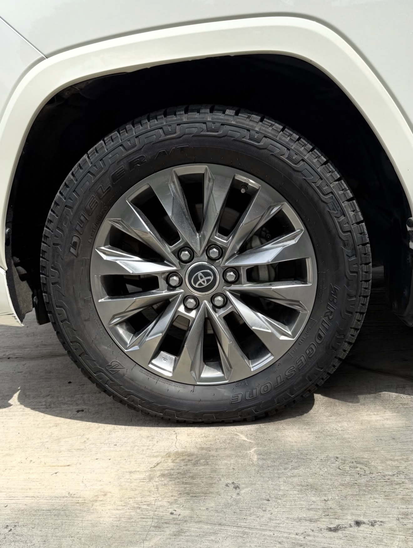 Toyota Land Cruiser LC300 - photo 8