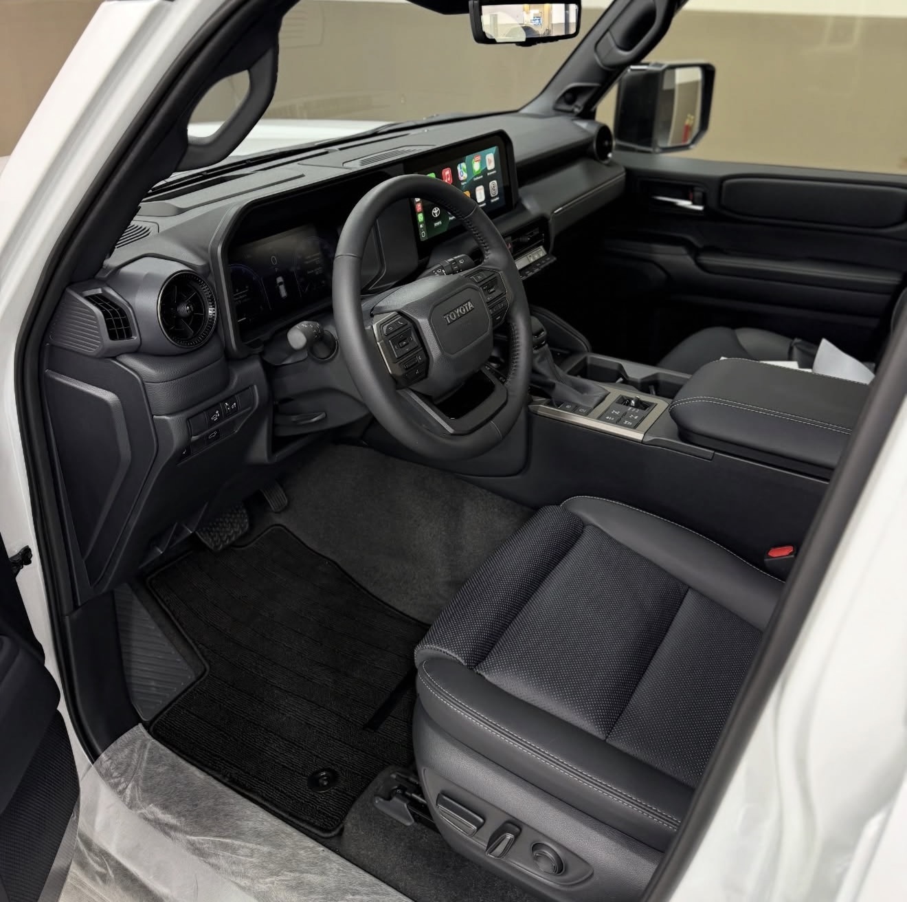 Toyota Land Cruiser Prado LC250 - photo 8