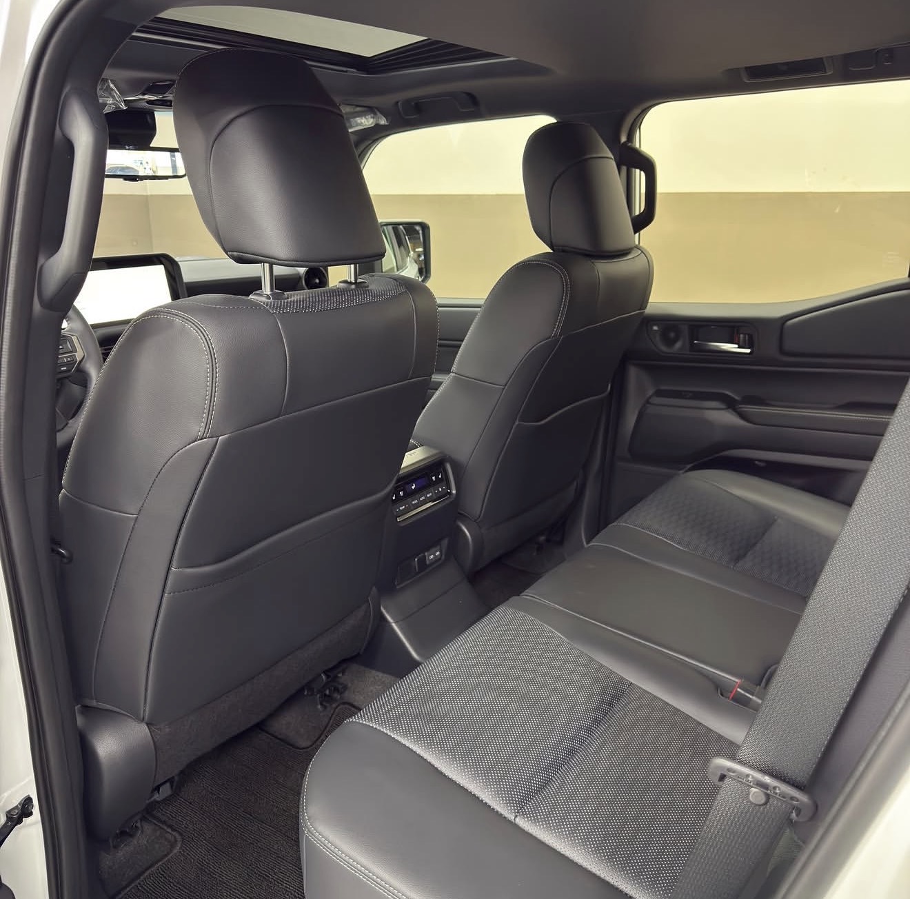 Toyota Land Cruiser Prado LC250 - photo 9