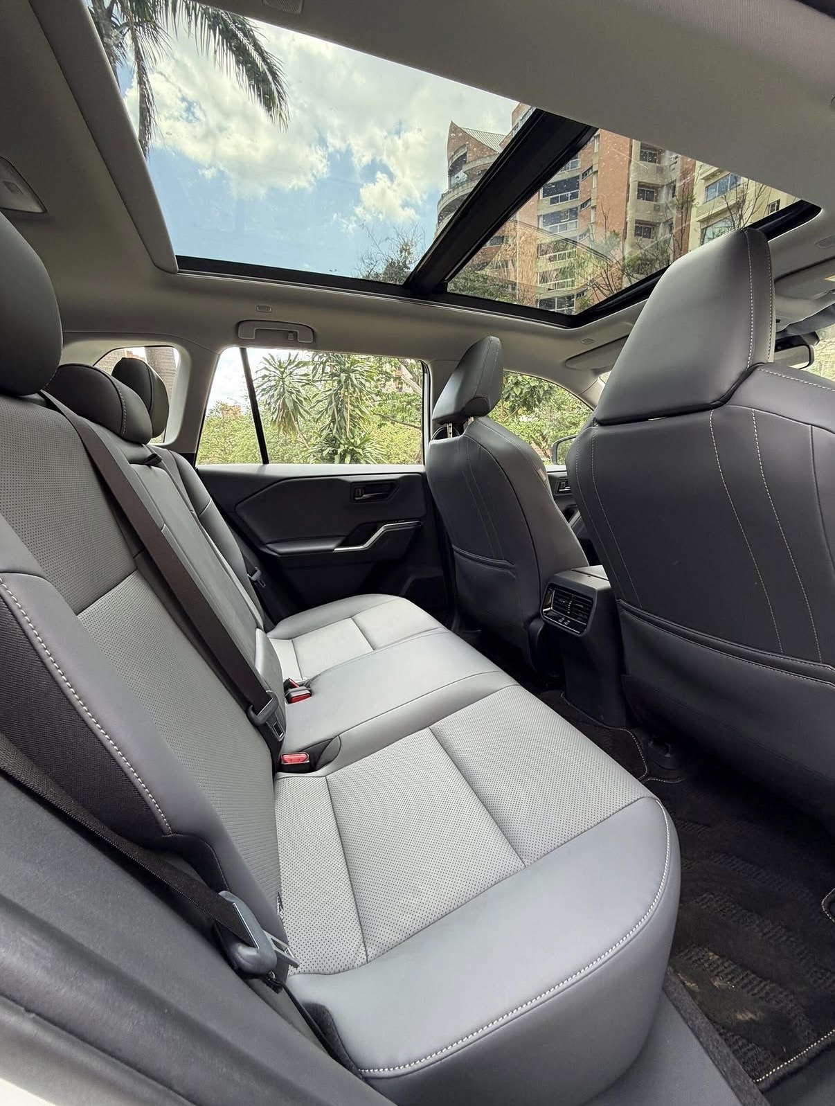 Toyota RAV4 Luxury 2026 AWD - photo 7