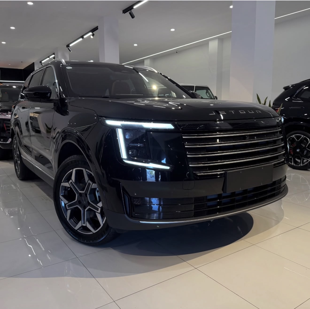 Jetour X70 L - photo 2