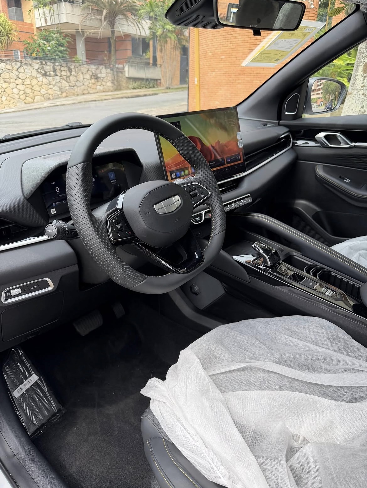 Geely Coolray - photo 4