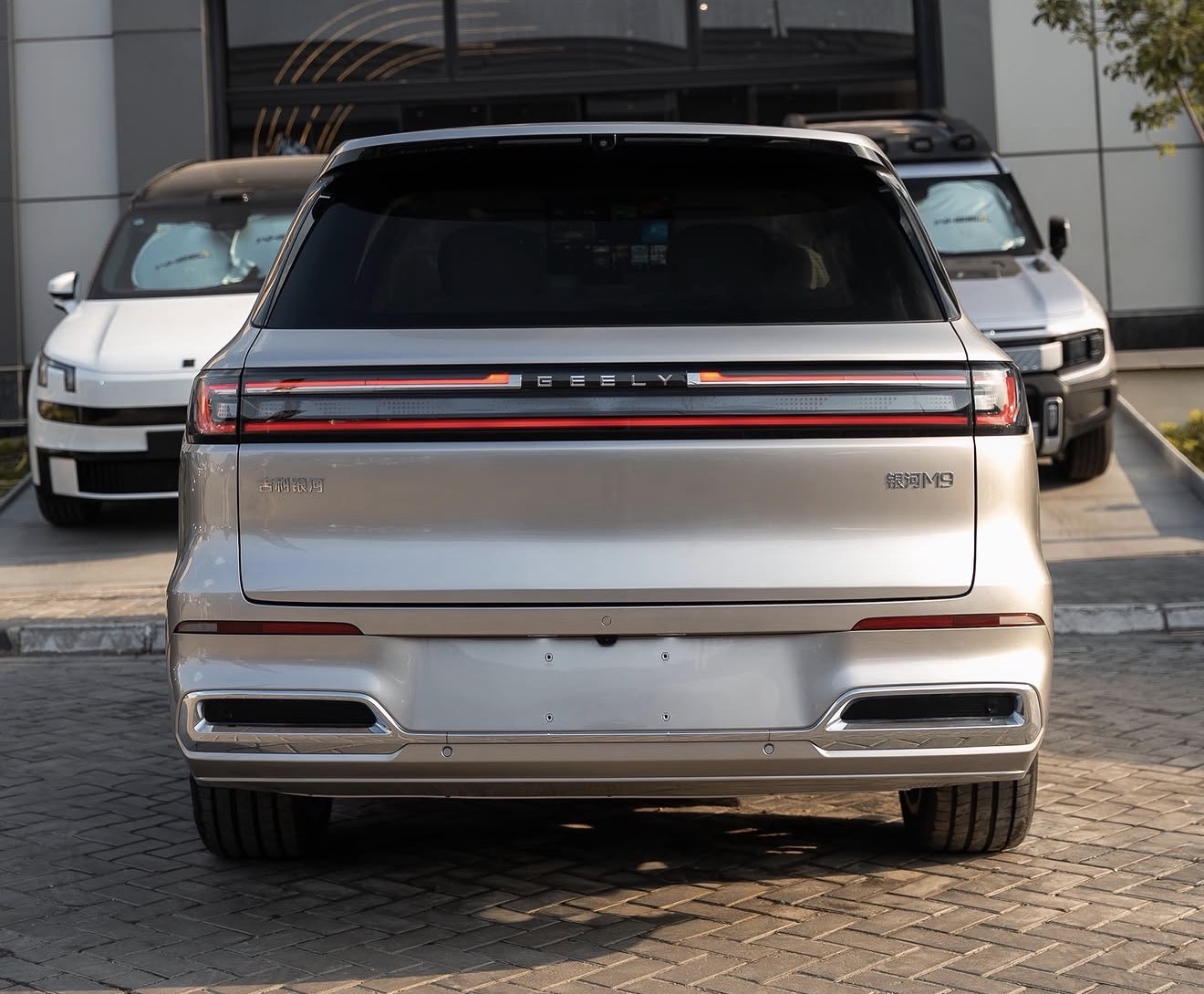 Geely Galaxy M9 - photo 3
