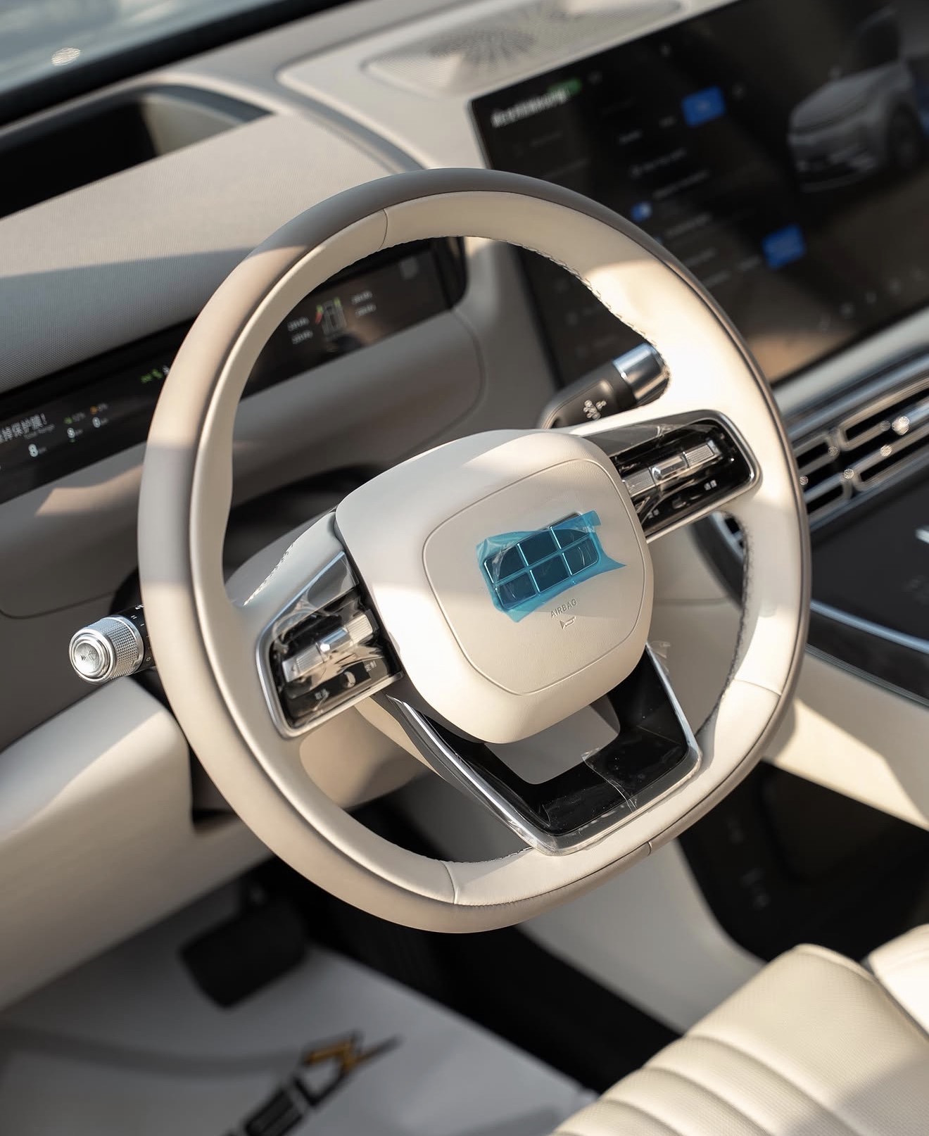 Geely Galaxy M9 - photo 6