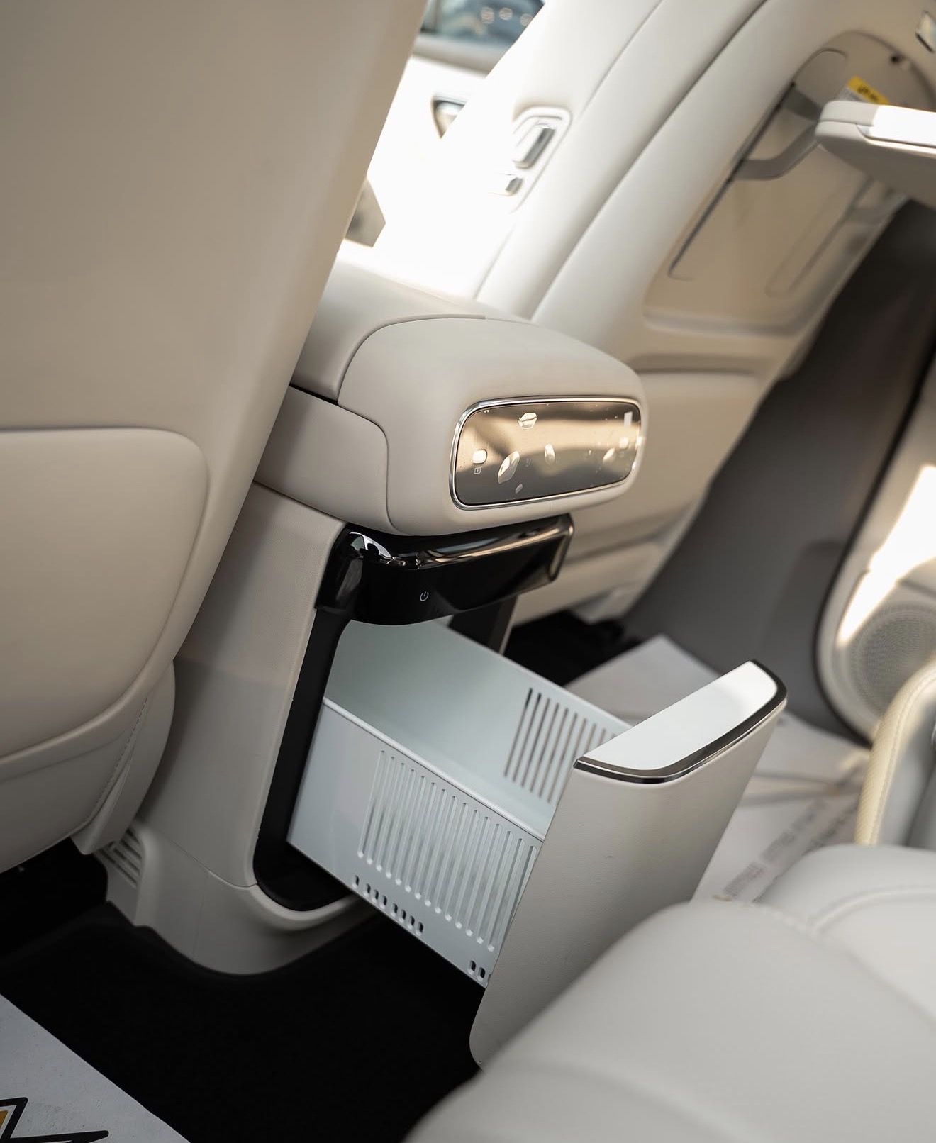 Geely Galaxy M9 - photo 13